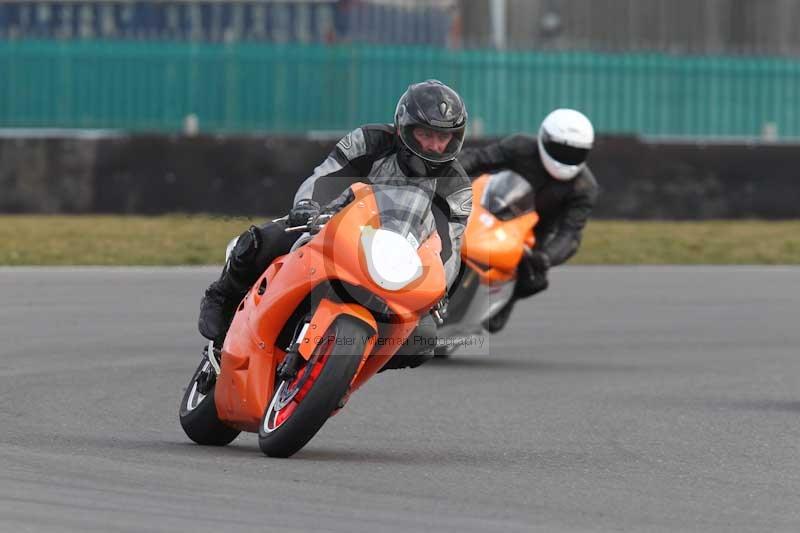 Motorcycle action photographs;Trackday digital images;event digital images;eventdigitalimages;no limits trackday;peter wileman photography;snetterton;snetterton circuit norfolk;snetterton photographs;trackday;trackday photos