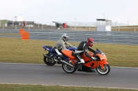 Motorcycle-action-photographs;Trackday-digital-images;event-digital-images;eventdigitalimages;no-limits-trackday;peter-wileman-photography;snetterton;snetterton-circuit-norfolk;snetterton-photographs;trackday;trackday-photos