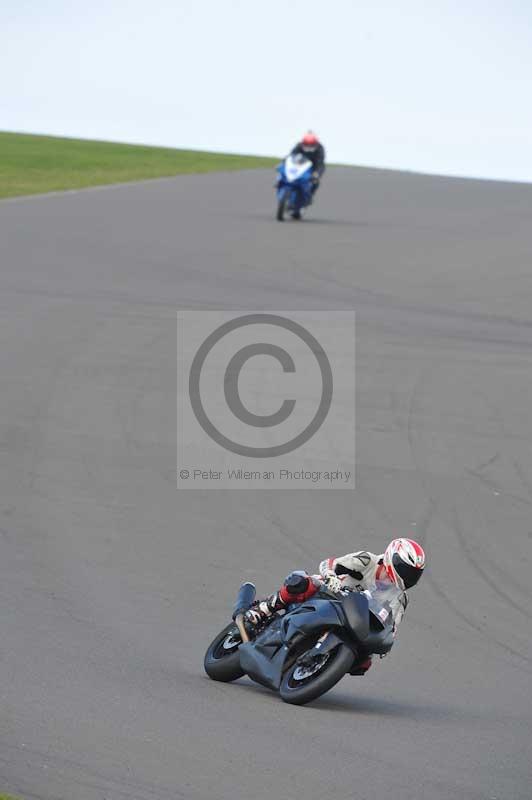 Motorcycle action photographs;anglesey circuit;anglesey trackday photographs;event digital images;eventdigitalimages;no limits trackday;oulton park circuit cheshire;peter wileman photography;trackday;trackday digital images;trackday photos;ty croes circuit wales