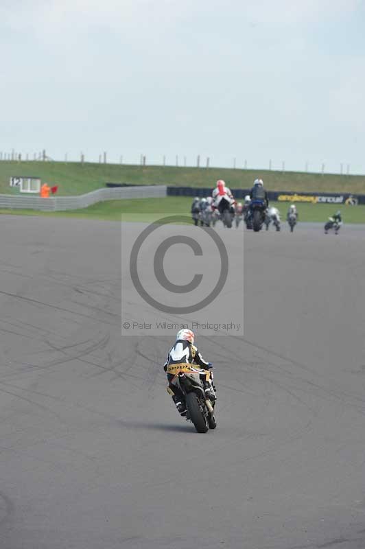 Motorcycle action photographs;anglesey circuit;anglesey trackday photographs;event digital images;eventdigitalimages;no limits trackday;oulton park circuit cheshire;peter wileman photography;trackday;trackday digital images;trackday photos;ty croes circuit wales