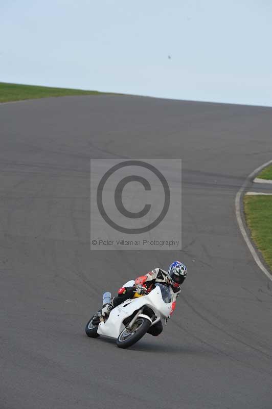 Motorcycle action photographs;anglesey circuit;anglesey trackday photographs;event digital images;eventdigitalimages;no limits trackday;oulton park circuit cheshire;peter wileman photography;trackday;trackday digital images;trackday photos;ty croes circuit wales