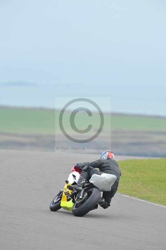 Motorcycle action photographs;anglesey circuit;anglesey trackday photographs;event digital images;eventdigitalimages;no limits trackday;oulton park circuit cheshire;peter wileman photography;trackday;trackday digital images;trackday photos;ty croes circuit wales