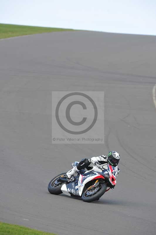 Motorcycle action photographs;anglesey circuit;anglesey trackday photographs;event digital images;eventdigitalimages;no limits trackday;oulton park circuit cheshire;peter wileman photography;trackday;trackday digital images;trackday photos;ty croes circuit wales