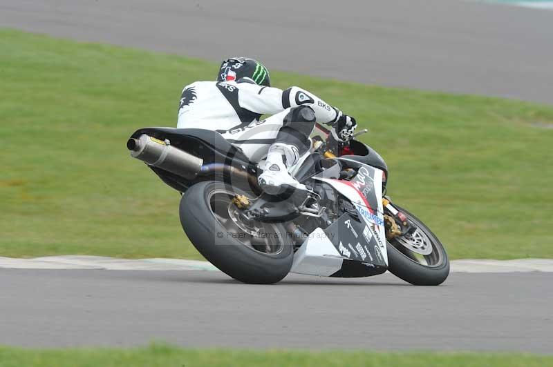 Motorcycle action photographs;anglesey circuit;anglesey trackday photographs;event digital images;eventdigitalimages;no limits trackday;oulton park circuit cheshire;peter wileman photography;trackday;trackday digital images;trackday photos;ty croes circuit wales