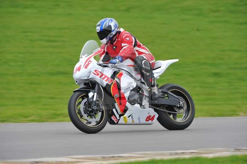 Motorcycle action photographs;anglesey circuit;anglesey trackday photographs;event digital images;eventdigitalimages;no limits trackday;oulton park circuit cheshire;peter wileman photography;trackday;trackday digital images;trackday photos;ty croes circuit wales