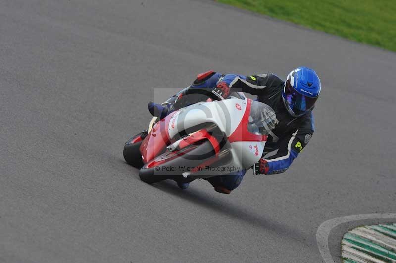 Motorcycle action photographs;anglesey circuit;anglesey trackday photographs;event digital images;eventdigitalimages;no limits trackday;oulton park circuit cheshire;peter wileman photography;trackday;trackday digital images;trackday photos;ty croes circuit wales