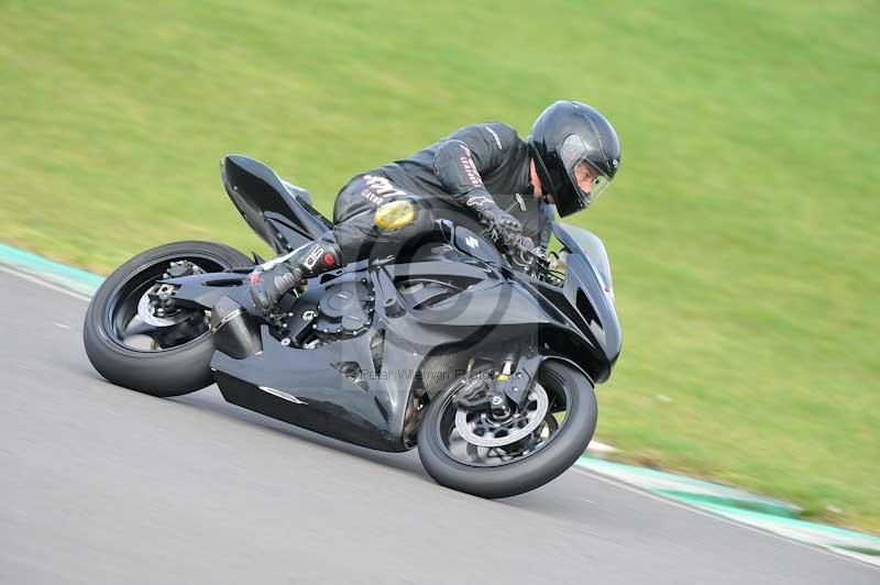 Motorcycle action photographs;anglesey circuit;anglesey trackday photographs;event digital images;eventdigitalimages;no limits trackday;oulton park circuit cheshire;peter wileman photography;trackday;trackday digital images;trackday photos;ty croes circuit wales