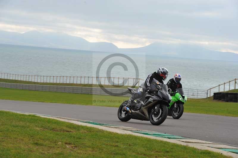 Motorcycle action photographs;anglesey circuit;anglesey trackday photographs;event digital images;eventdigitalimages;no limits trackday;oulton park circuit cheshire;peter wileman photography;trackday;trackday digital images;trackday photos;ty croes circuit wales