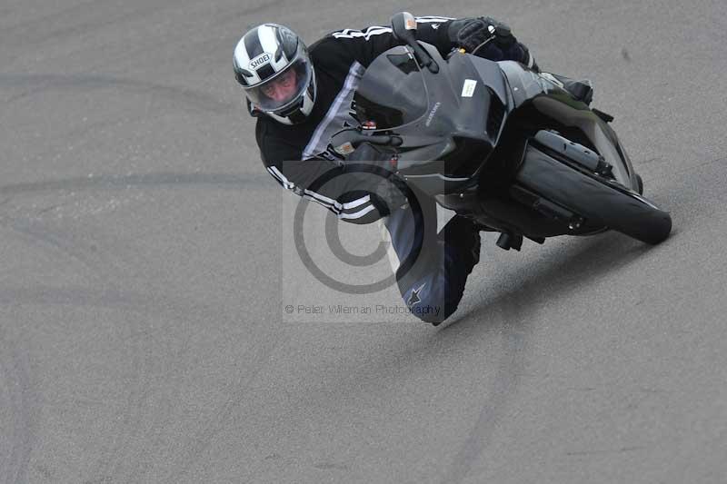 Motorcycle action photographs;anglesey circuit;anglesey trackday photographs;event digital images;eventdigitalimages;no limits trackday;oulton park circuit cheshire;peter wileman photography;trackday;trackday digital images;trackday photos;ty croes circuit wales
