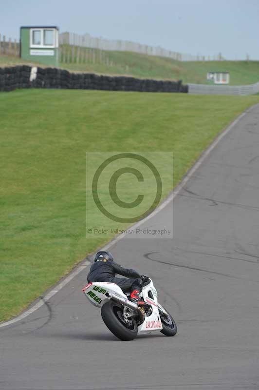 Motorcycle action photographs;anglesey circuit;anglesey trackday photographs;event digital images;eventdigitalimages;no limits trackday;oulton park circuit cheshire;peter wileman photography;trackday;trackday digital images;trackday photos;ty croes circuit wales