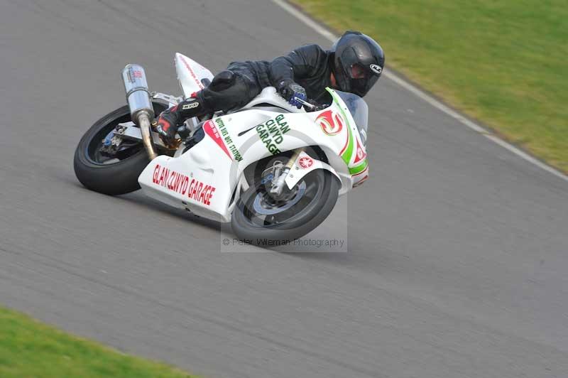 Motorcycle action photographs;anglesey circuit;anglesey trackday photographs;event digital images;eventdigitalimages;no limits trackday;oulton park circuit cheshire;peter wileman photography;trackday;trackday digital images;trackday photos;ty croes circuit wales