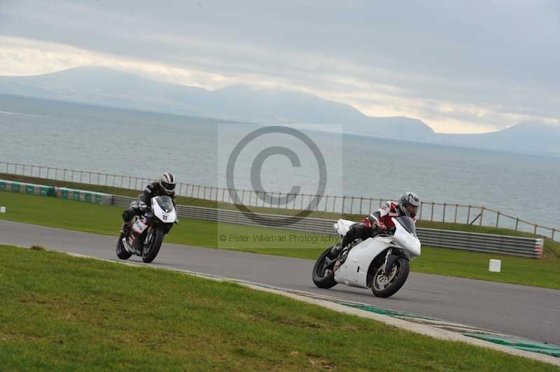 Motorcycle action photographs;anglesey circuit;anglesey trackday photographs;event digital images;eventdigitalimages;no limits trackday;oulton park circuit cheshire;peter wileman photography;trackday;trackday digital images;trackday photos;ty croes circuit wales
