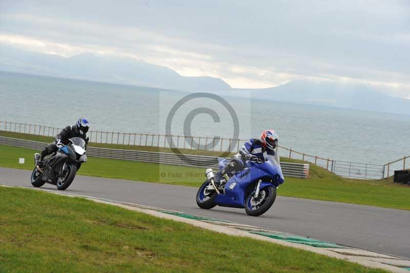 Motorcycle action photographs;anglesey circuit;anglesey trackday photographs;event digital images;eventdigitalimages;no limits trackday;oulton park circuit cheshire;peter wileman photography;trackday;trackday digital images;trackday photos;ty croes circuit wales