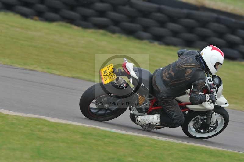 Motorcycle action photographs;anglesey circuit;anglesey trackday photographs;event digital images;eventdigitalimages;no limits trackday;oulton park circuit cheshire;peter wileman photography;trackday;trackday digital images;trackday photos;ty croes circuit wales