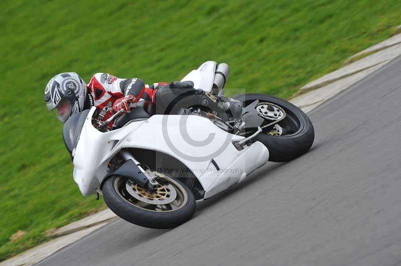 Motorcycle action photographs;anglesey circuit;anglesey trackday photographs;event digital images;eventdigitalimages;no limits trackday;oulton park circuit cheshire;peter wileman photography;trackday;trackday digital images;trackday photos;ty croes circuit wales