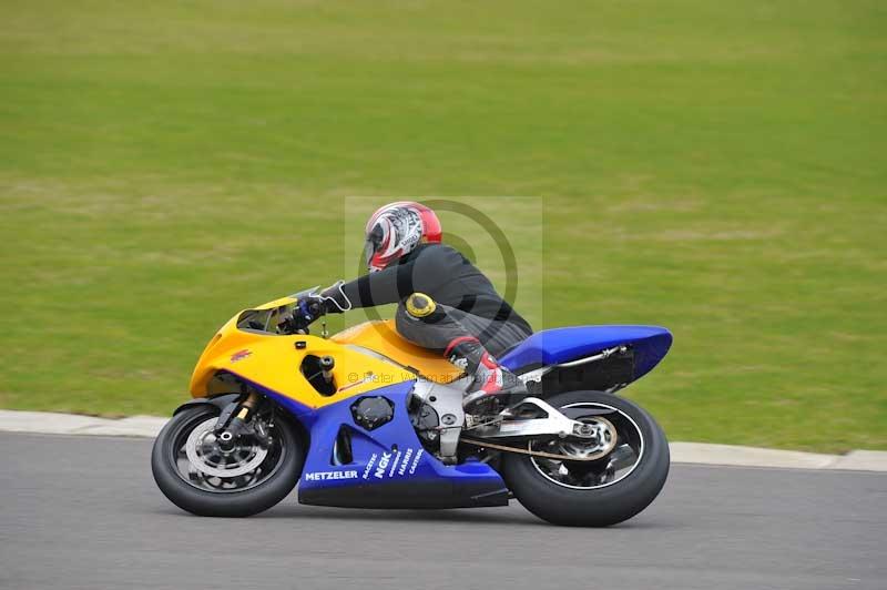 Motorcycle action photographs;anglesey circuit;anglesey trackday photographs;event digital images;eventdigitalimages;no limits trackday;oulton park circuit cheshire;peter wileman photography;trackday;trackday digital images;trackday photos;ty croes circuit wales