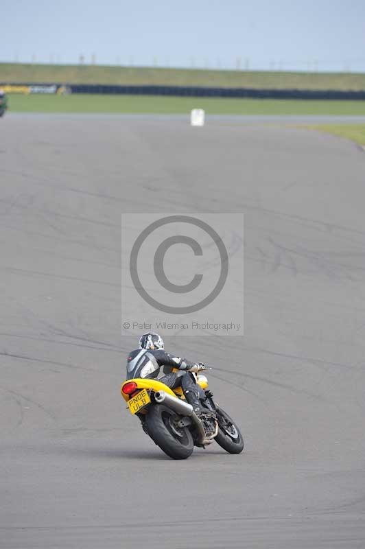 Motorcycle action photographs;anglesey circuit;anglesey trackday photographs;event digital images;eventdigitalimages;no limits trackday;oulton park circuit cheshire;peter wileman photography;trackday;trackday digital images;trackday photos;ty croes circuit wales