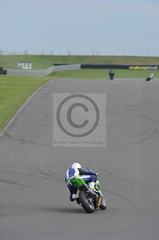 Motorcycle action photographs;anglesey circuit;anglesey trackday photographs;event digital images;eventdigitalimages;no limits trackday;oulton park circuit cheshire;peter wileman photography;trackday;trackday digital images;trackday photos;ty croes circuit wales