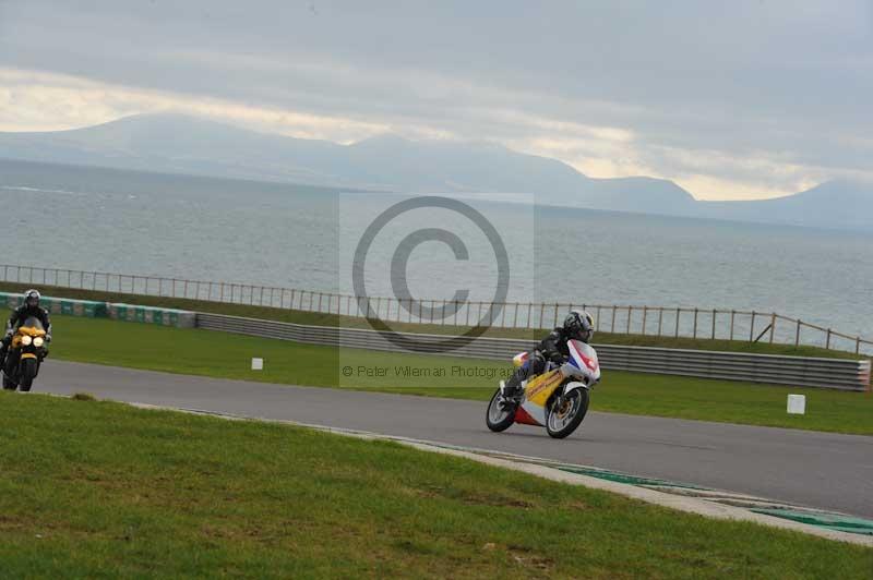 Motorcycle action photographs;anglesey circuit;anglesey trackday photographs;event digital images;eventdigitalimages;no limits trackday;oulton park circuit cheshire;peter wileman photography;trackday;trackday digital images;trackday photos;ty croes circuit wales