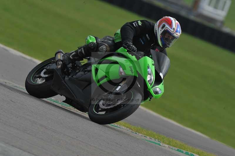Motorcycle action photographs;anglesey circuit;anglesey trackday photographs;event digital images;eventdigitalimages;no limits trackday;oulton park circuit cheshire;peter wileman photography;trackday;trackday digital images;trackday photos;ty croes circuit wales
