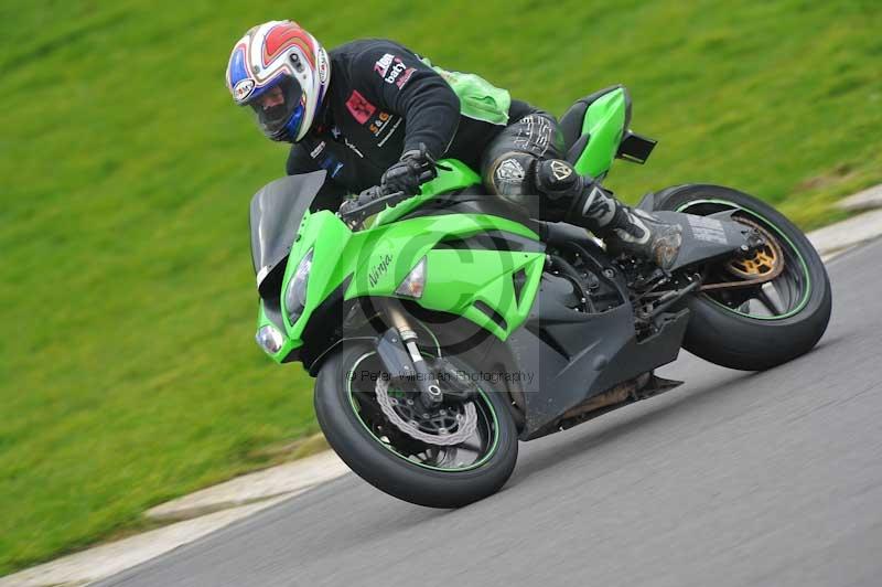Motorcycle action photographs;anglesey circuit;anglesey trackday photographs;event digital images;eventdigitalimages;no limits trackday;oulton park circuit cheshire;peter wileman photography;trackday;trackday digital images;trackday photos;ty croes circuit wales