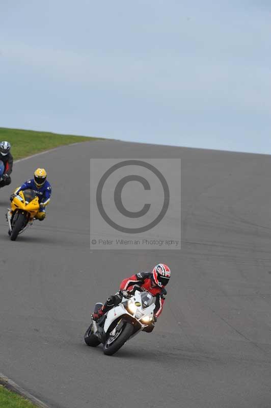 Motorcycle action photographs;anglesey circuit;anglesey trackday photographs;event digital images;eventdigitalimages;no limits trackday;oulton park circuit cheshire;peter wileman photography;trackday;trackday digital images;trackday photos;ty croes circuit wales
