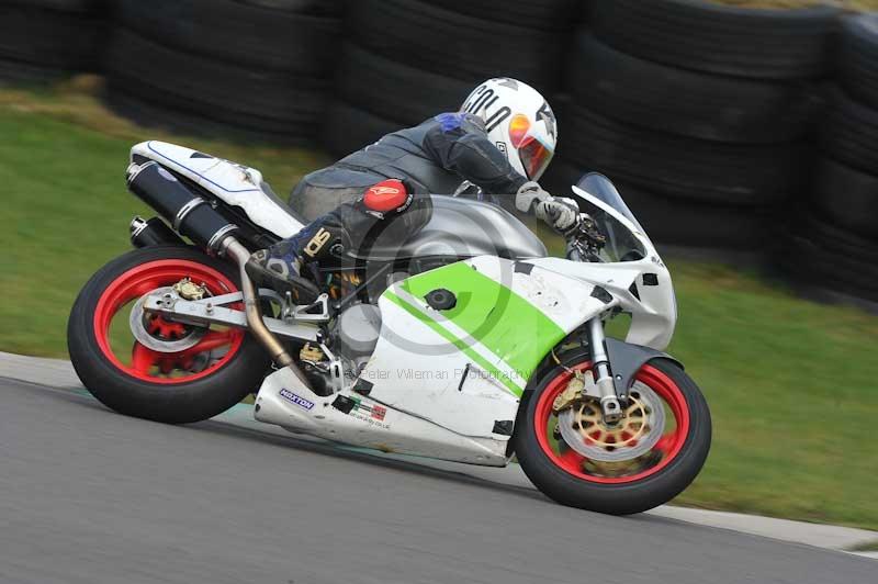 Motorcycle action photographs;anglesey circuit;anglesey trackday photographs;event digital images;eventdigitalimages;no limits trackday;oulton park circuit cheshire;peter wileman photography;trackday;trackday digital images;trackday photos;ty croes circuit wales