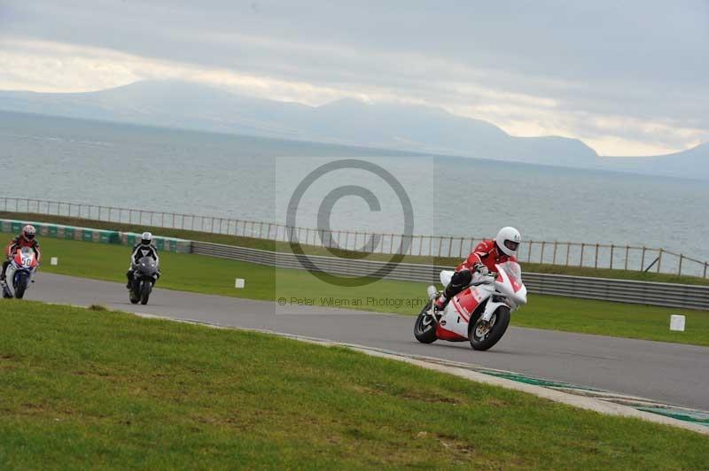 Motorcycle action photographs;anglesey circuit;anglesey trackday photographs;event digital images;eventdigitalimages;no limits trackday;oulton park circuit cheshire;peter wileman photography;trackday;trackday digital images;trackday photos;ty croes circuit wales