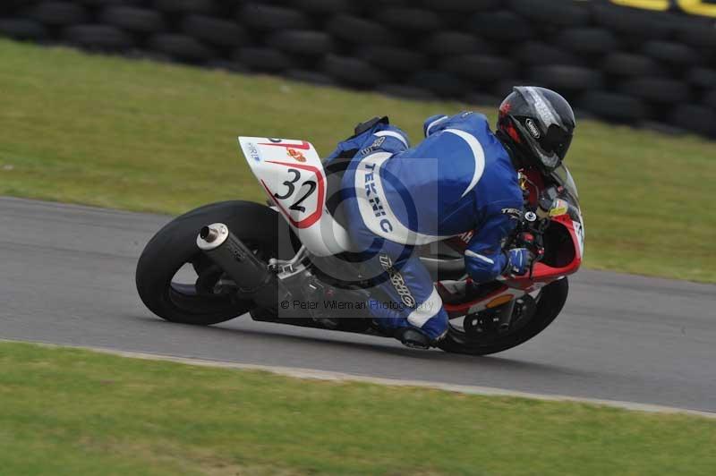 Motorcycle action photographs;anglesey circuit;anglesey trackday photographs;event digital images;eventdigitalimages;no limits trackday;oulton park circuit cheshire;peter wileman photography;trackday;trackday digital images;trackday photos;ty croes circuit wales