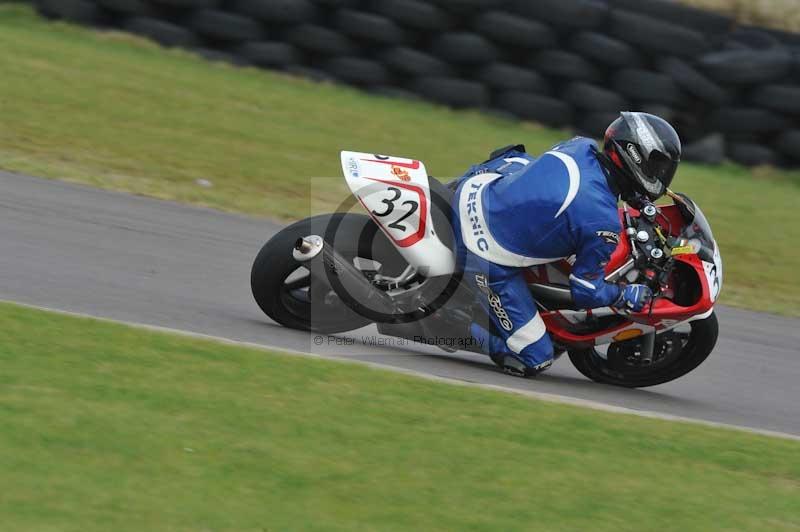 Motorcycle action photographs;anglesey circuit;anglesey trackday photographs;event digital images;eventdigitalimages;no limits trackday;oulton park circuit cheshire;peter wileman photography;trackday;trackday digital images;trackday photos;ty croes circuit wales