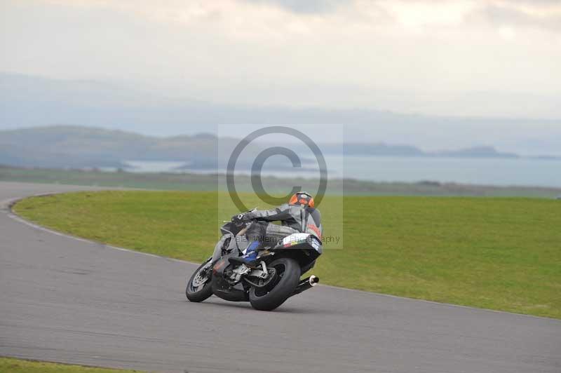 Motorcycle action photographs;anglesey circuit;anglesey trackday photographs;event digital images;eventdigitalimages;no limits trackday;oulton park circuit cheshire;peter wileman photography;trackday;trackday digital images;trackday photos;ty croes circuit wales