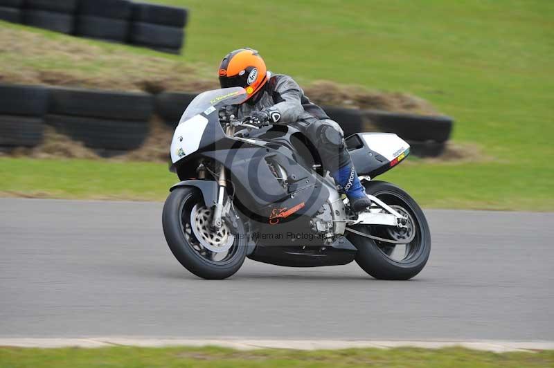 Motorcycle action photographs;anglesey circuit;anglesey trackday photographs;event digital images;eventdigitalimages;no limits trackday;oulton park circuit cheshire;peter wileman photography;trackday;trackday digital images;trackday photos;ty croes circuit wales