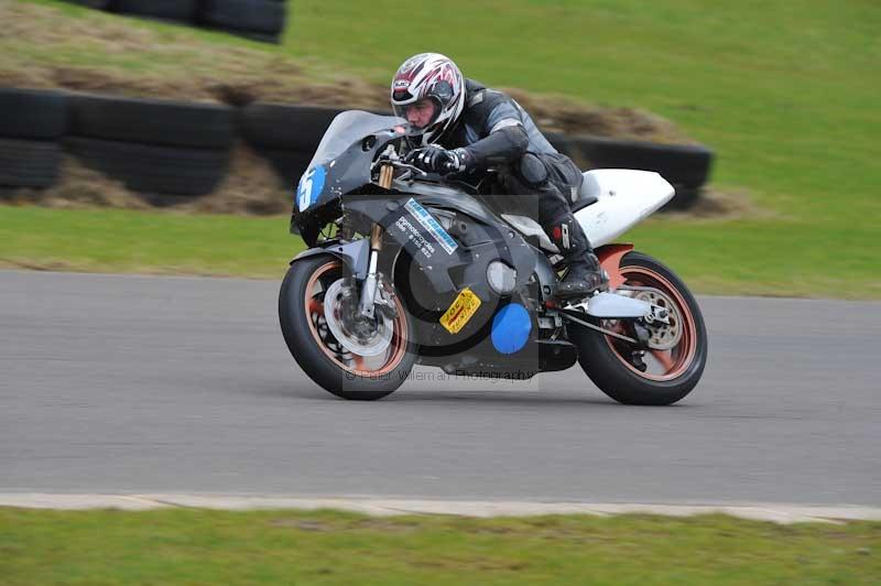 Motorcycle action photographs;anglesey circuit;anglesey trackday photographs;event digital images;eventdigitalimages;no limits trackday;oulton park circuit cheshire;peter wileman photography;trackday;trackday digital images;trackday photos;ty croes circuit wales