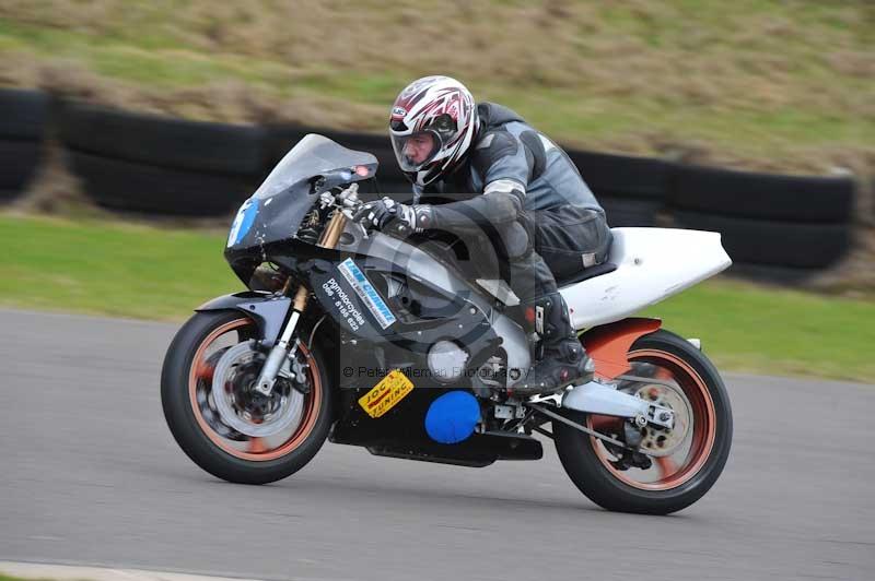 Motorcycle action photographs;anglesey circuit;anglesey trackday photographs;event digital images;eventdigitalimages;no limits trackday;oulton park circuit cheshire;peter wileman photography;trackday;trackday digital images;trackday photos;ty croes circuit wales