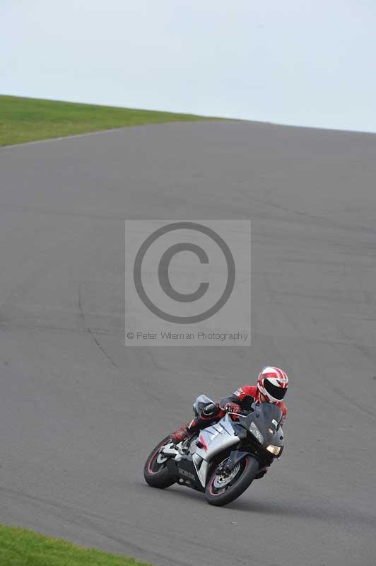 Motorcycle action photographs;anglesey circuit;anglesey trackday photographs;event digital images;eventdigitalimages;no limits trackday;oulton park circuit cheshire;peter wileman photography;trackday;trackday digital images;trackday photos;ty croes circuit wales