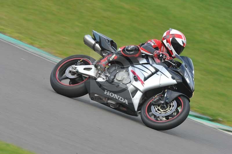 Motorcycle action photographs;anglesey circuit;anglesey trackday photographs;event digital images;eventdigitalimages;no limits trackday;oulton park circuit cheshire;peter wileman photography;trackday;trackday digital images;trackday photos;ty croes circuit wales