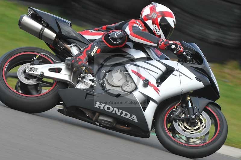 Motorcycle action photographs;anglesey circuit;anglesey trackday photographs;event digital images;eventdigitalimages;no limits trackday;oulton park circuit cheshire;peter wileman photography;trackday;trackday digital images;trackday photos;ty croes circuit wales