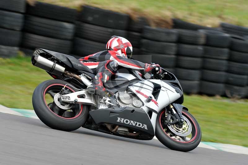Motorcycle action photographs;anglesey circuit;anglesey trackday photographs;event digital images;eventdigitalimages;no limits trackday;oulton park circuit cheshire;peter wileman photography;trackday;trackday digital images;trackday photos;ty croes circuit wales