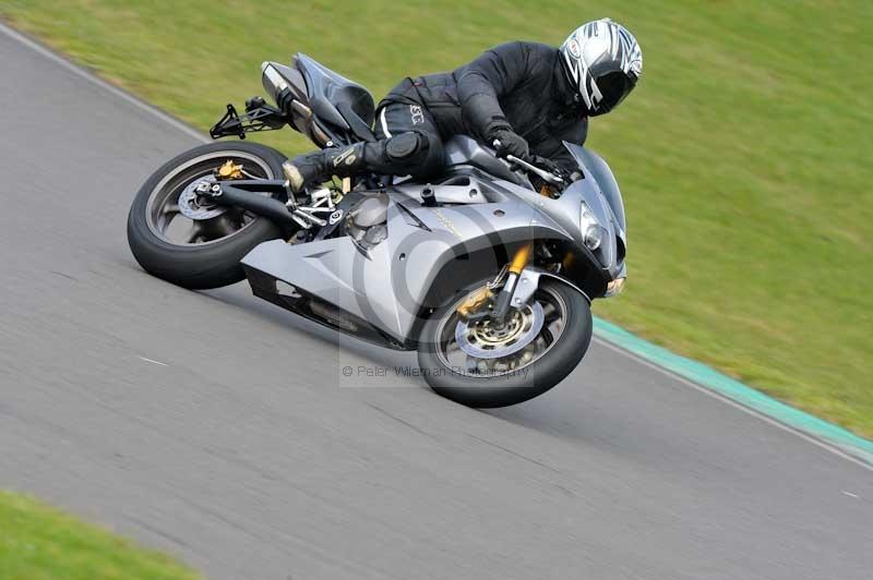 Motorcycle action photographs;anglesey circuit;anglesey trackday photographs;event digital images;eventdigitalimages;no limits trackday;oulton park circuit cheshire;peter wileman photography;trackday;trackday digital images;trackday photos;ty croes circuit wales