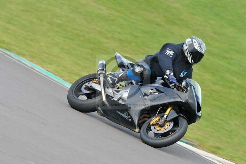 Motorcycle action photographs;anglesey circuit;anglesey trackday photographs;event digital images;eventdigitalimages;no limits trackday;oulton park circuit cheshire;peter wileman photography;trackday;trackday digital images;trackday photos;ty croes circuit wales
