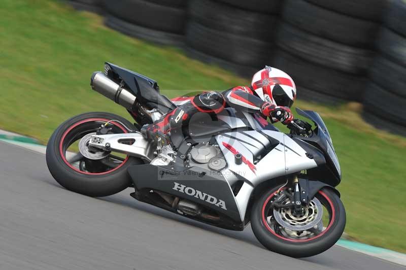 Motorcycle action photographs;anglesey circuit;anglesey trackday photographs;event digital images;eventdigitalimages;no limits trackday;oulton park circuit cheshire;peter wileman photography;trackday;trackday digital images;trackday photos;ty croes circuit wales