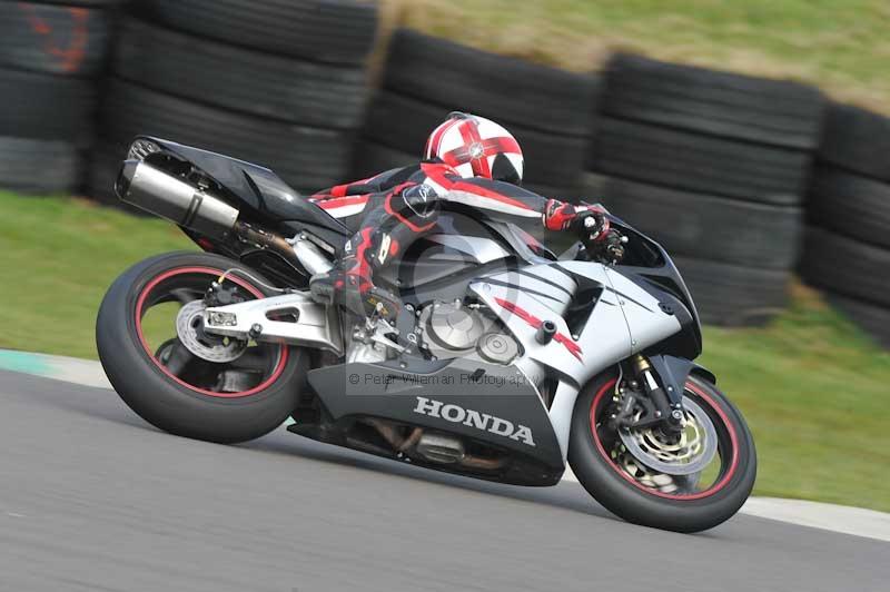 Motorcycle action photographs;anglesey circuit;anglesey trackday photographs;event digital images;eventdigitalimages;no limits trackday;oulton park circuit cheshire;peter wileman photography;trackday;trackday digital images;trackday photos;ty croes circuit wales