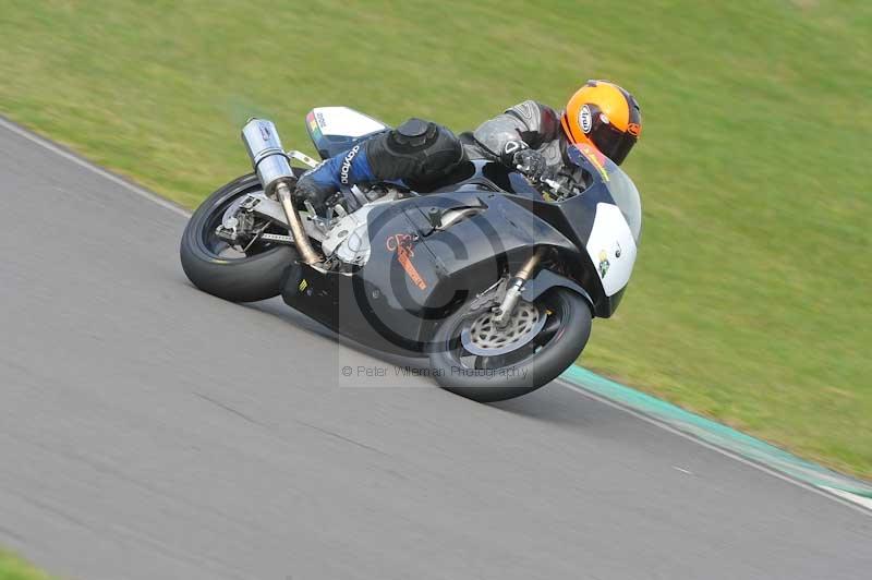 Motorcycle action photographs;anglesey circuit;anglesey trackday photographs;event digital images;eventdigitalimages;no limits trackday;oulton park circuit cheshire;peter wileman photography;trackday;trackday digital images;trackday photos;ty croes circuit wales