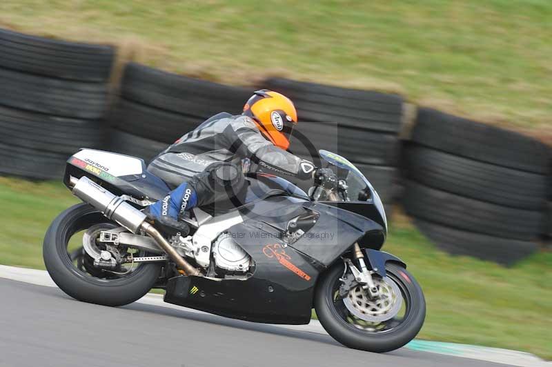 Motorcycle action photographs;anglesey circuit;anglesey trackday photographs;event digital images;eventdigitalimages;no limits trackday;oulton park circuit cheshire;peter wileman photography;trackday;trackday digital images;trackday photos;ty croes circuit wales