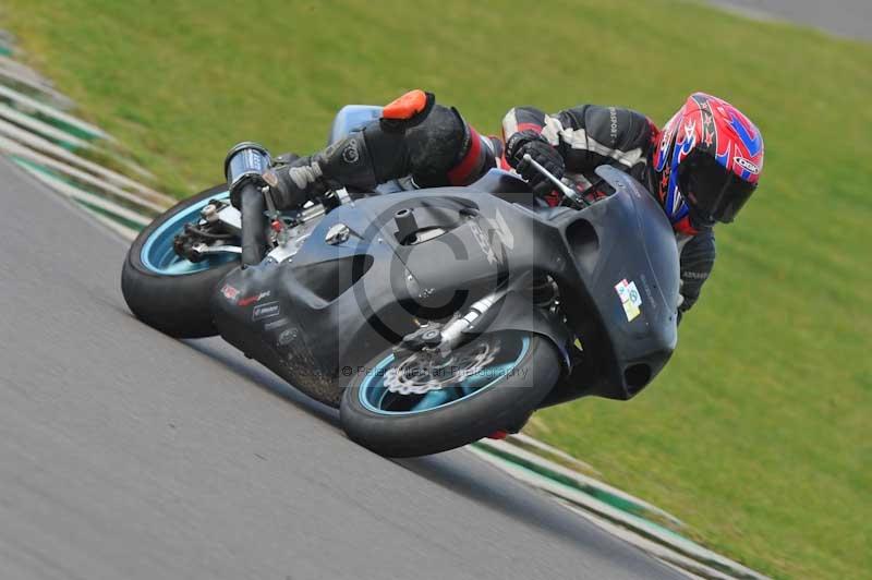 Motorcycle action photographs;anglesey circuit;anglesey trackday photographs;event digital images;eventdigitalimages;no limits trackday;oulton park circuit cheshire;peter wileman photography;trackday;trackday digital images;trackday photos;ty croes circuit wales