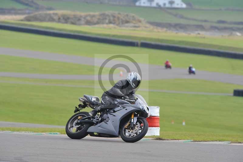 Motorcycle action photographs;anglesey circuit;anglesey trackday photographs;event digital images;eventdigitalimages;no limits trackday;oulton park circuit cheshire;peter wileman photography;trackday;trackday digital images;trackday photos;ty croes circuit wales