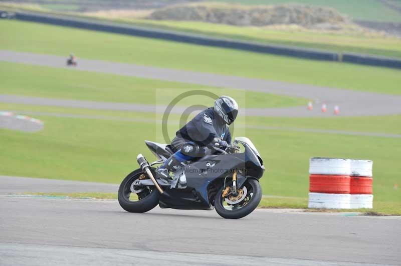 Motorcycle action photographs;anglesey circuit;anglesey trackday photographs;event digital images;eventdigitalimages;no limits trackday;oulton park circuit cheshire;peter wileman photography;trackday;trackday digital images;trackday photos;ty croes circuit wales