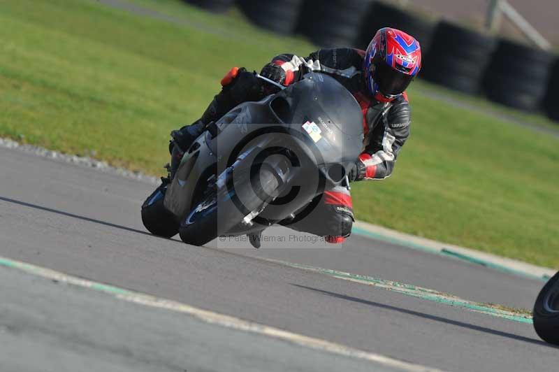 Motorcycle action photographs;anglesey circuit;anglesey trackday photographs;event digital images;eventdigitalimages;no limits trackday;oulton park circuit cheshire;peter wileman photography;trackday;trackday digital images;trackday photos;ty croes circuit wales