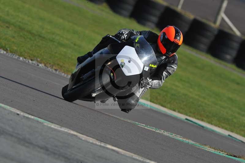 Motorcycle action photographs;anglesey circuit;anglesey trackday photographs;event digital images;eventdigitalimages;no limits trackday;oulton park circuit cheshire;peter wileman photography;trackday;trackday digital images;trackday photos;ty croes circuit wales