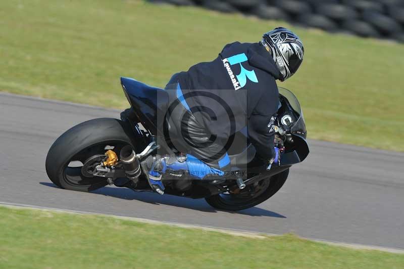 Motorcycle action photographs;anglesey circuit;anglesey trackday photographs;event digital images;eventdigitalimages;no limits trackday;oulton park circuit cheshire;peter wileman photography;trackday;trackday digital images;trackday photos;ty croes circuit wales